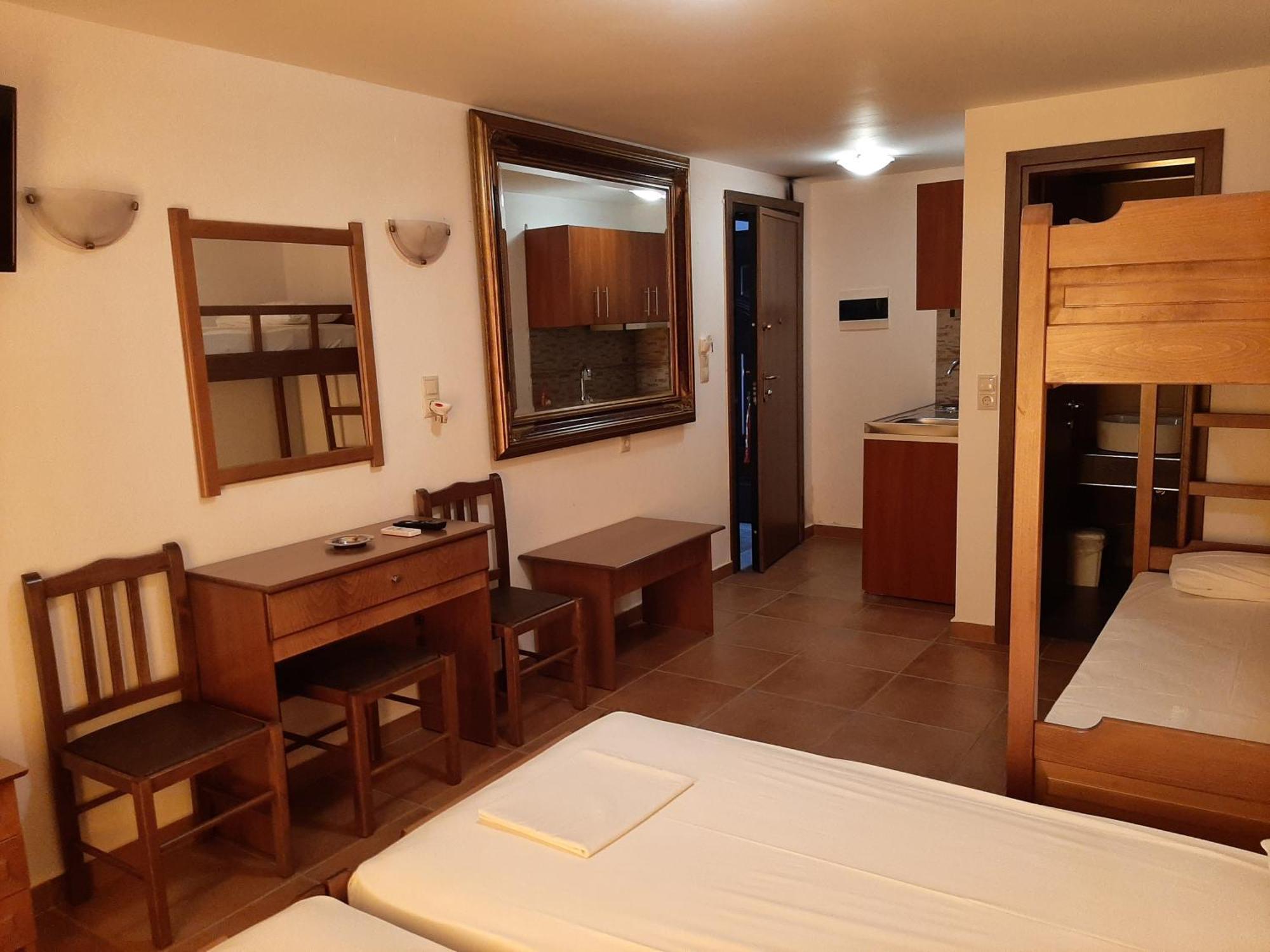 سارتي Hotel Kosmas الغرفة الصورة