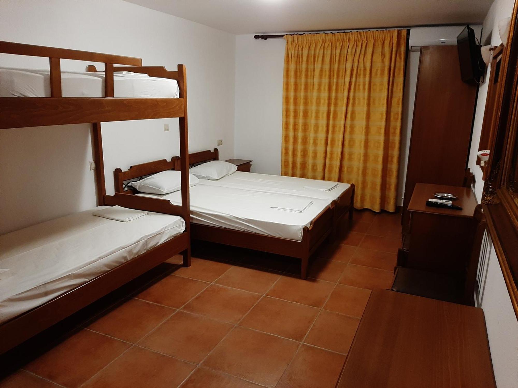 سارتي Hotel Kosmas الغرفة الصورة